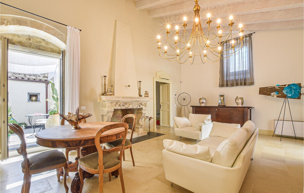 4 bedroom stunning home in Palazzolo Acreide