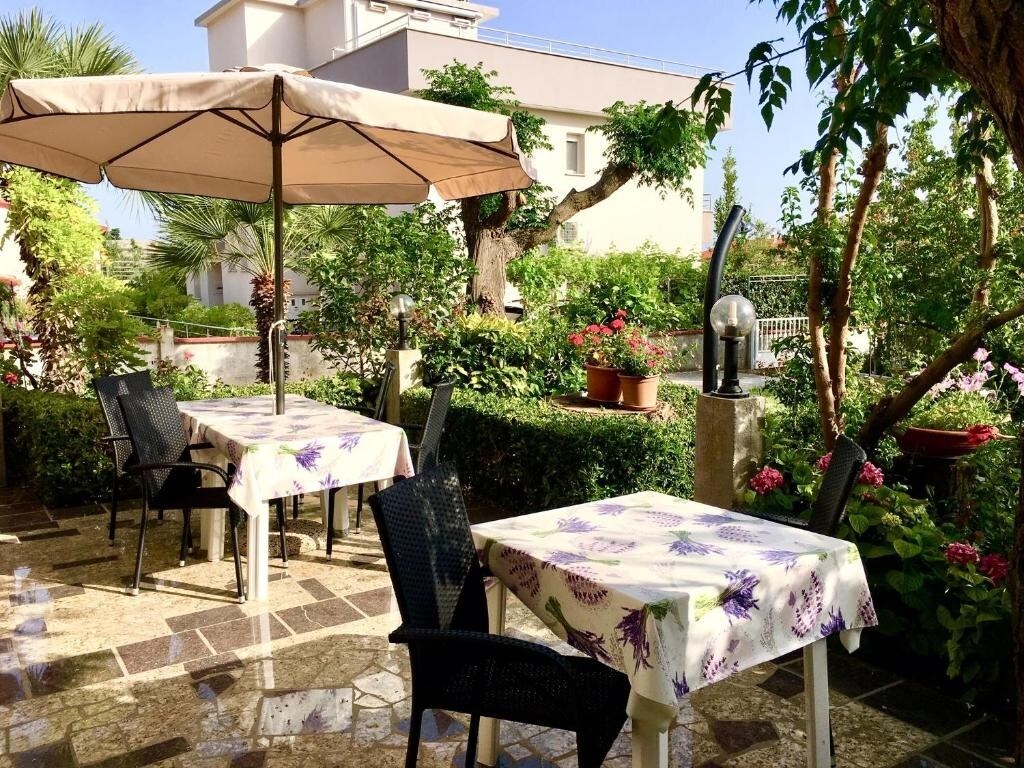 Apartment Zdenka - garden terrace