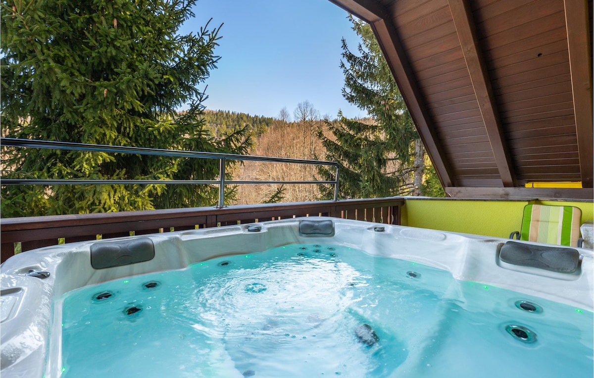 Cozy home in Lokve with jacuzzi