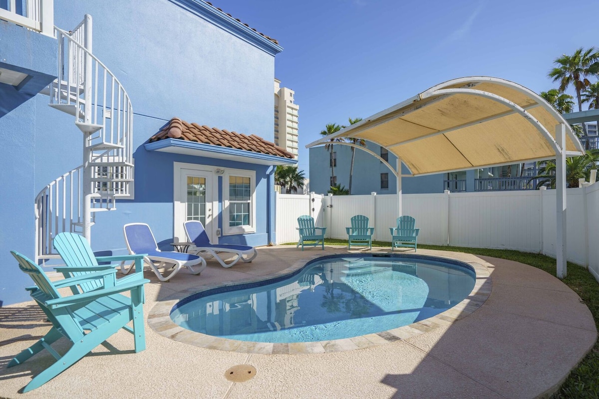 Spacious 4 Bedroom/3.5 Bathroom with Private Pool! Located Directly Across from the Beach! Dog friendly!