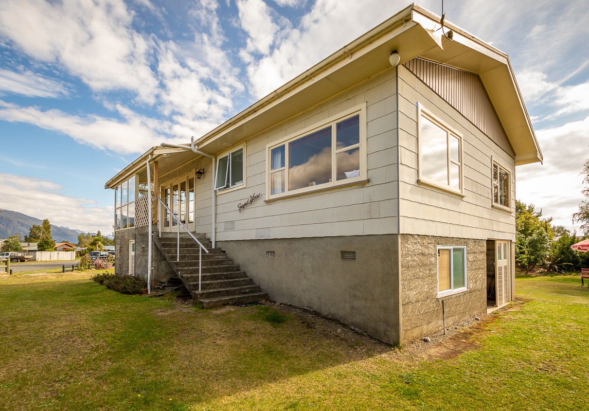 Grand View - Te Anau Holiday Home