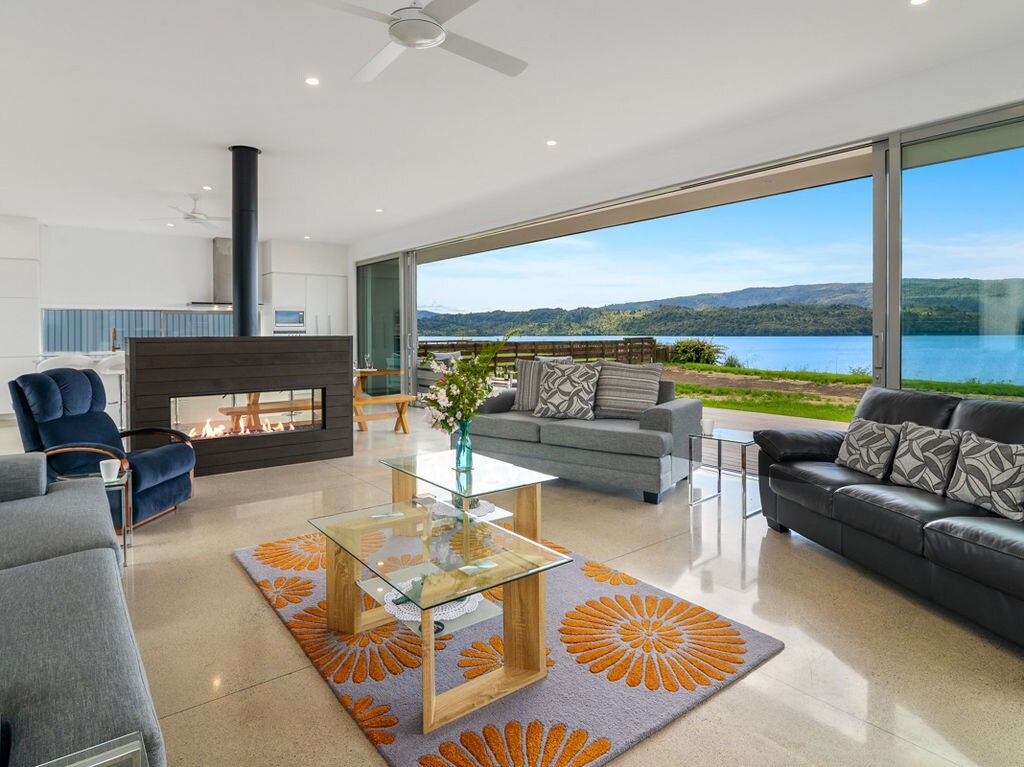 Mana Sarovar -  Lake Tarawera Home