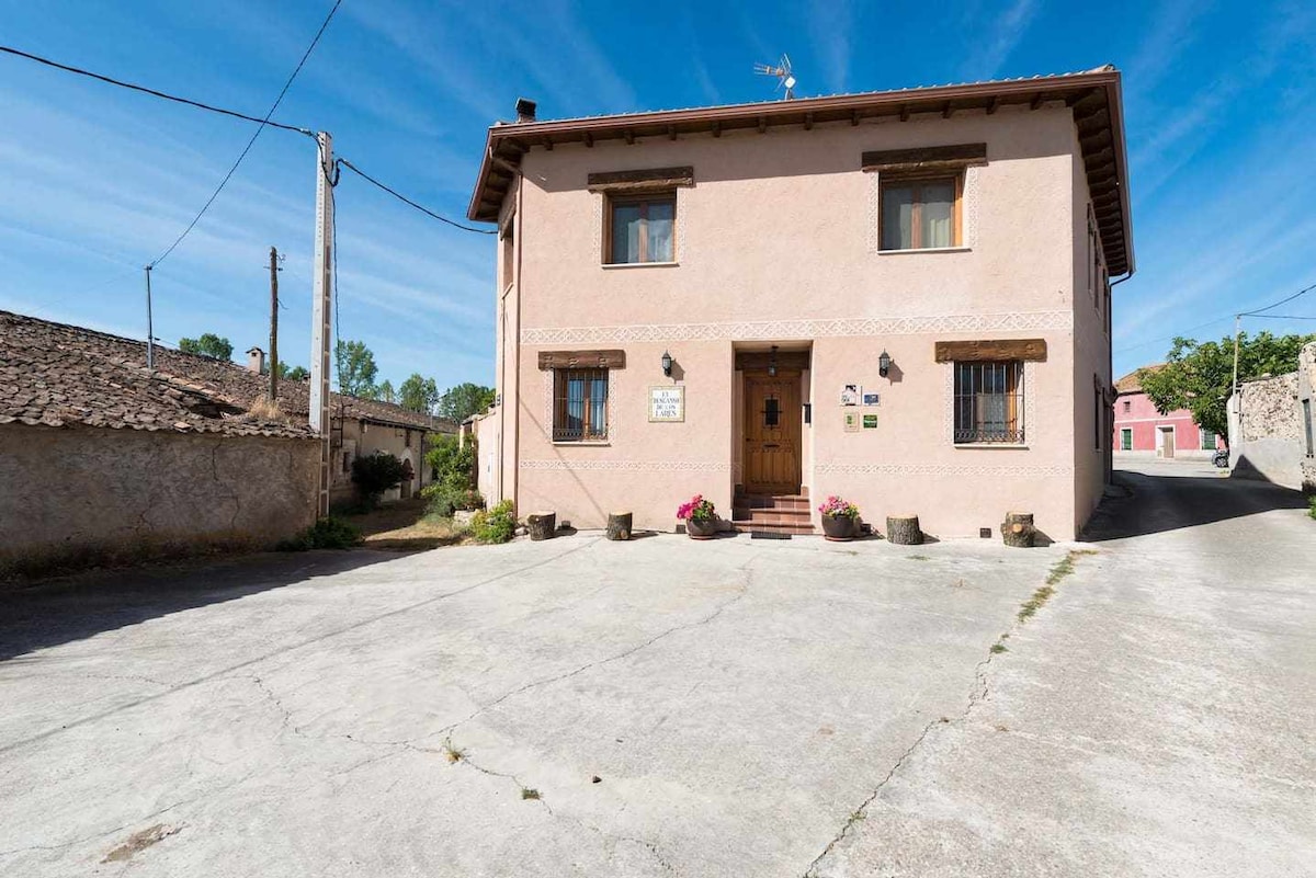 Casa rural en Segovia: El descanso de los Lares