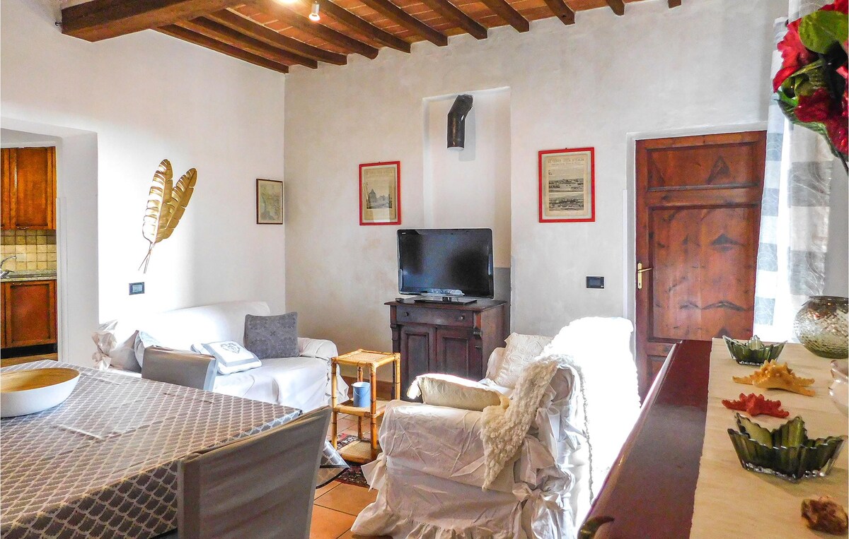 Apartment in Suvereto with 2 Bedrooms and WiFi