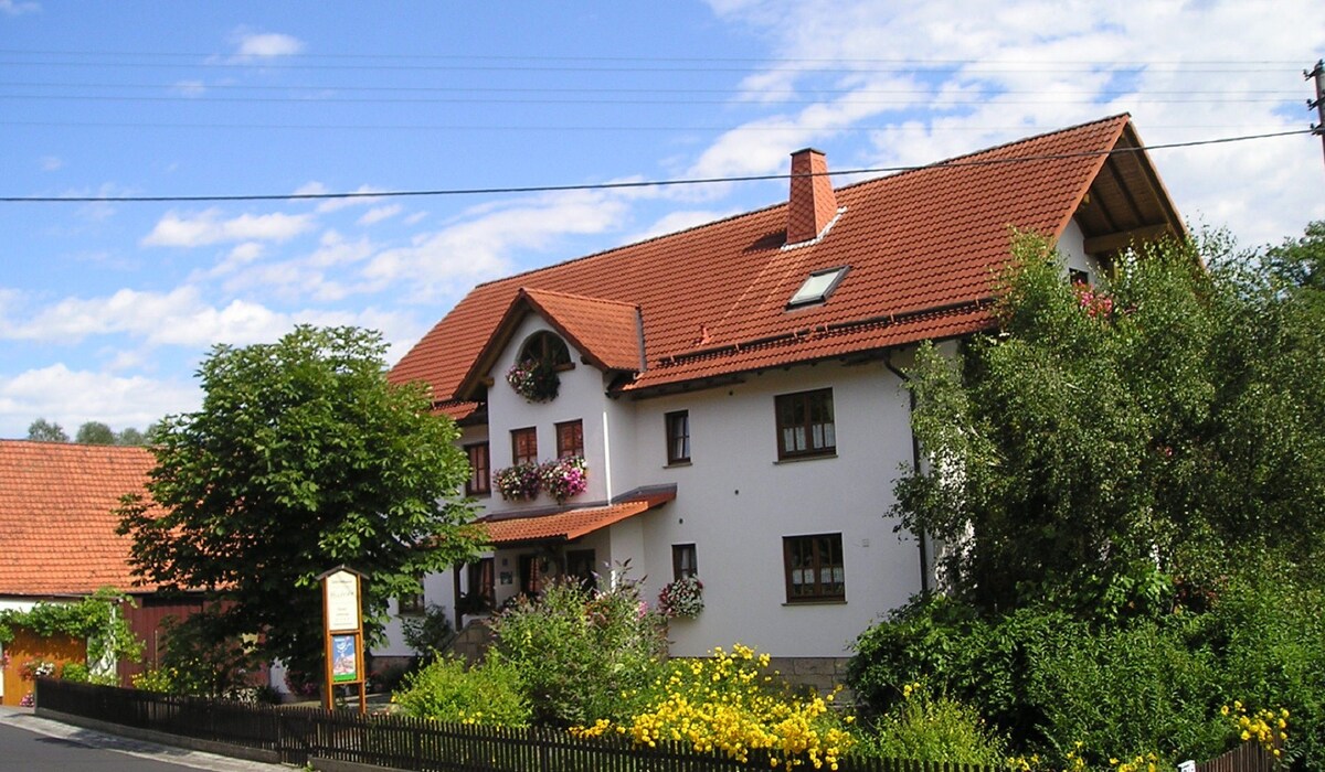 Ferienwohnung Königreich mit Balkon (Gästehaus & Ferienhof Hüfner)