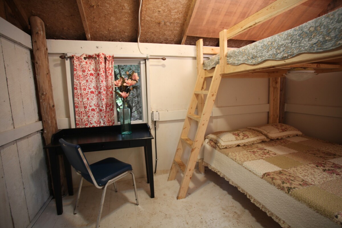 「绿色」小木屋，配备2张双人床