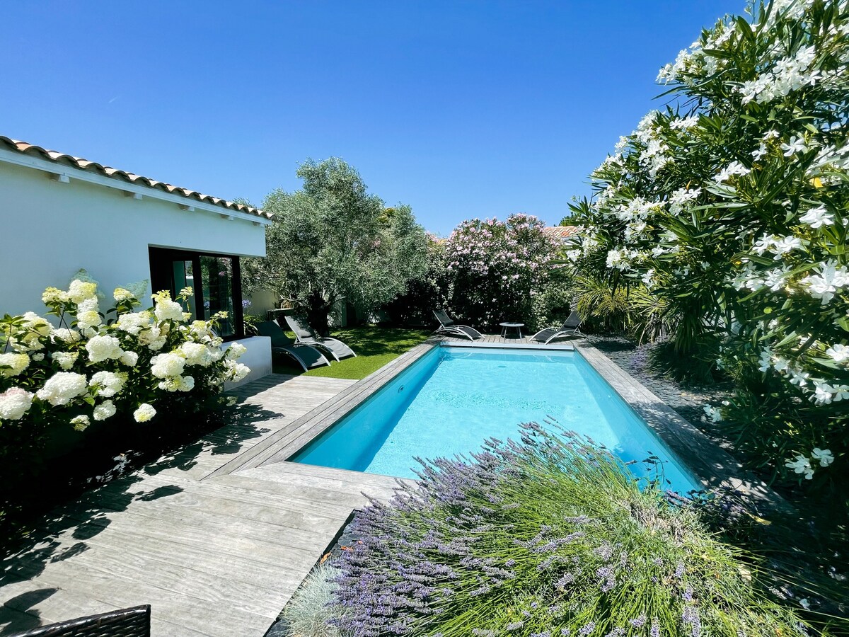 Villa Hollyhocks - Piscine - Charmante villa