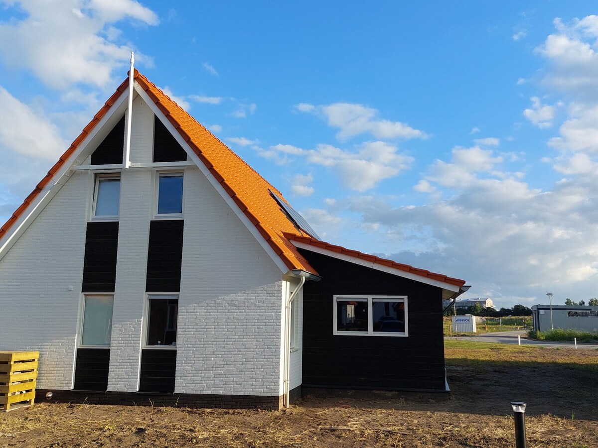 Lovely holiday home near the beach