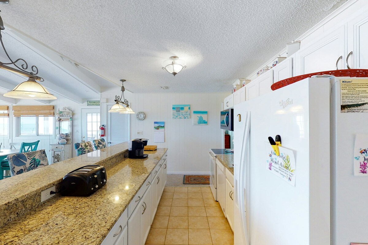 Beautiful 5BR Oceanfront Home | Pool | Deck | W/D