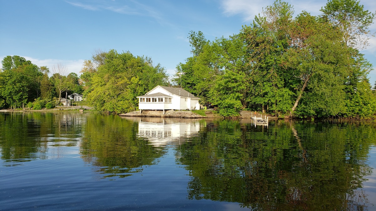 Cabin 4 w/ Private Dock on Black Lake