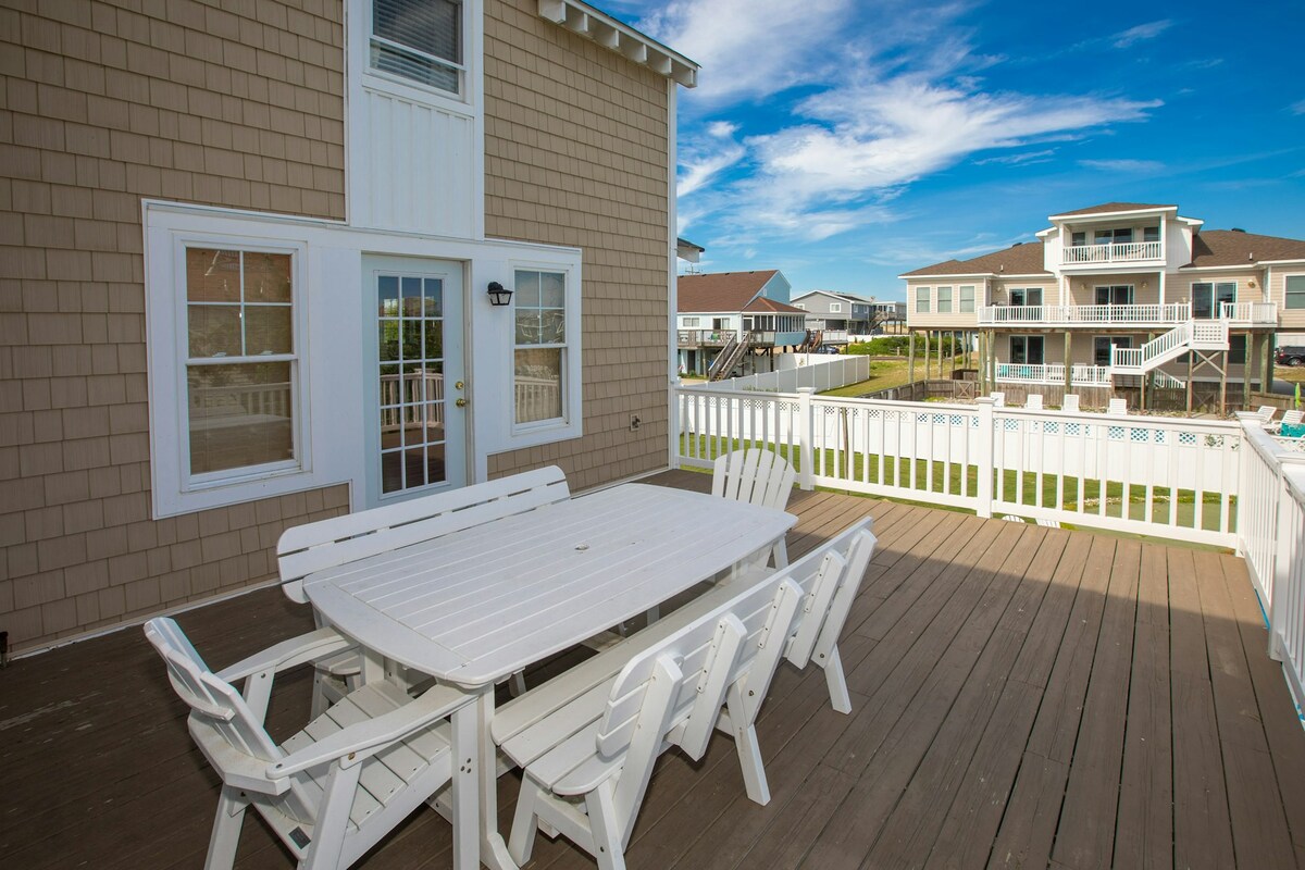 Renovated 4BR ocean-side house