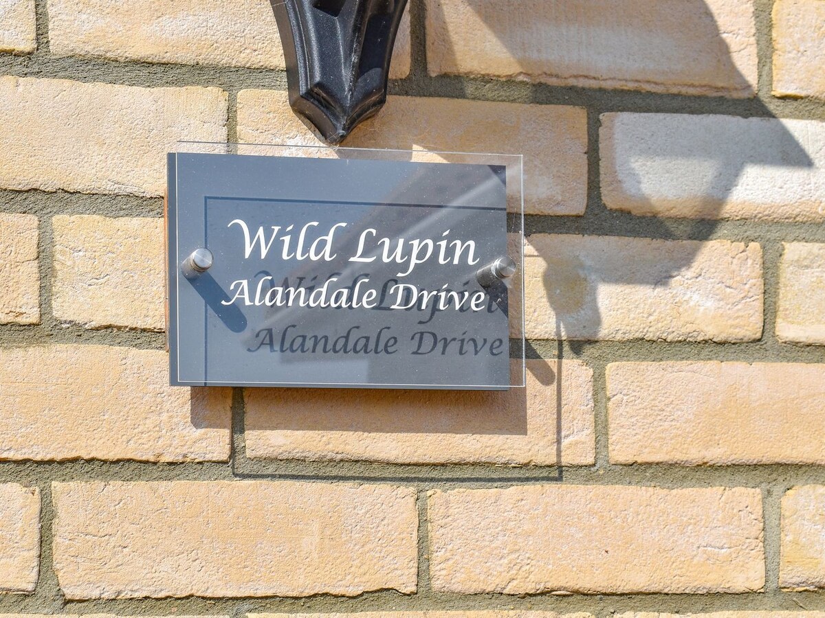 Wild Lupin (uk38339)