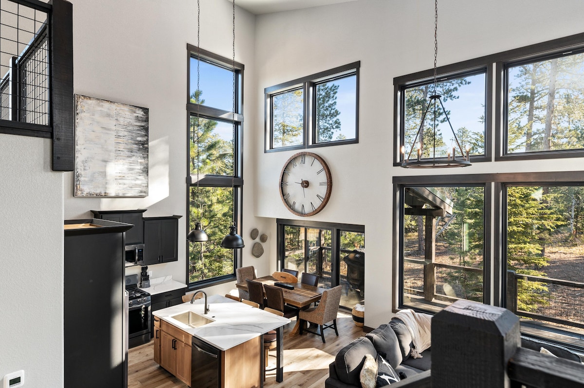 Huge Windows! Modern Powderhouse Pass Home