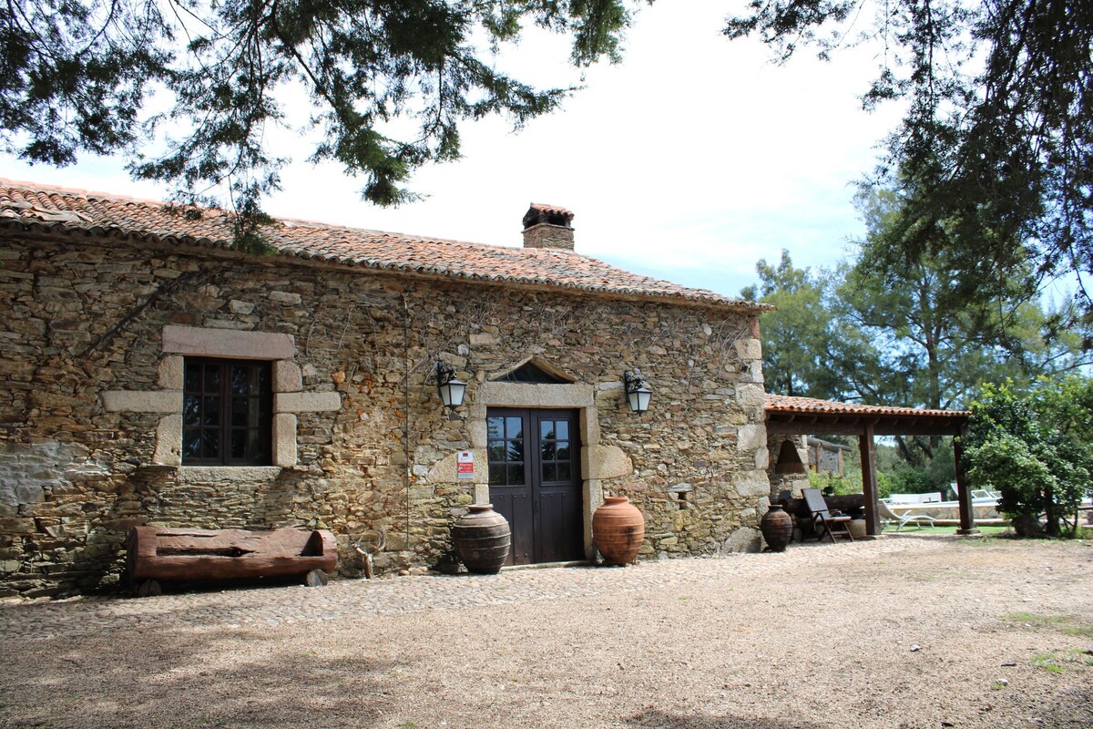位于Castelo Branco的舒适度假屋，位于令人愉快的区域。