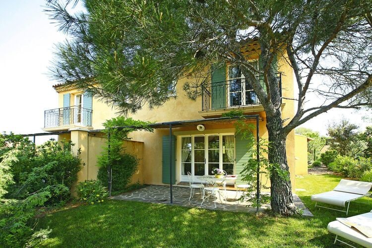 Terraced house in Domaine de Saint-Endréol with golf, SPA and communal pool