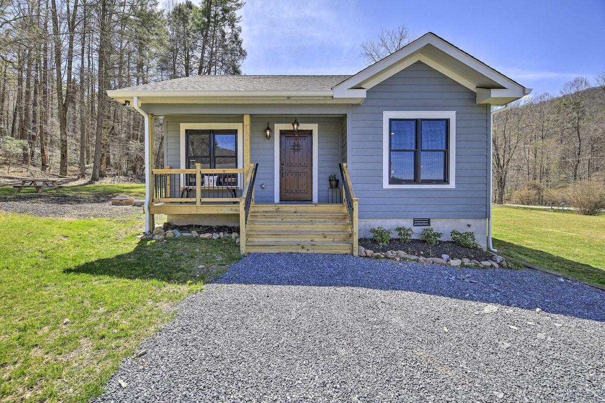 Cozy Damascus Cottage w/ Outdoor Amenities