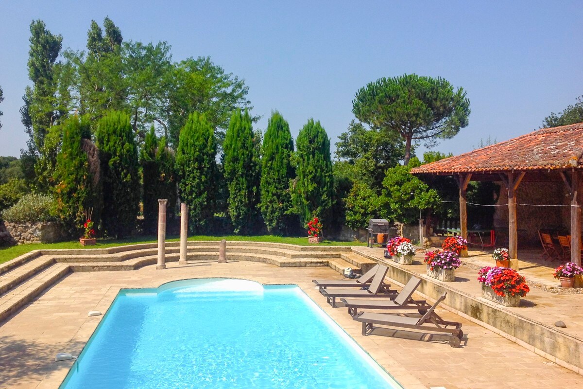 Chateau Tournesol - Pool Cottage