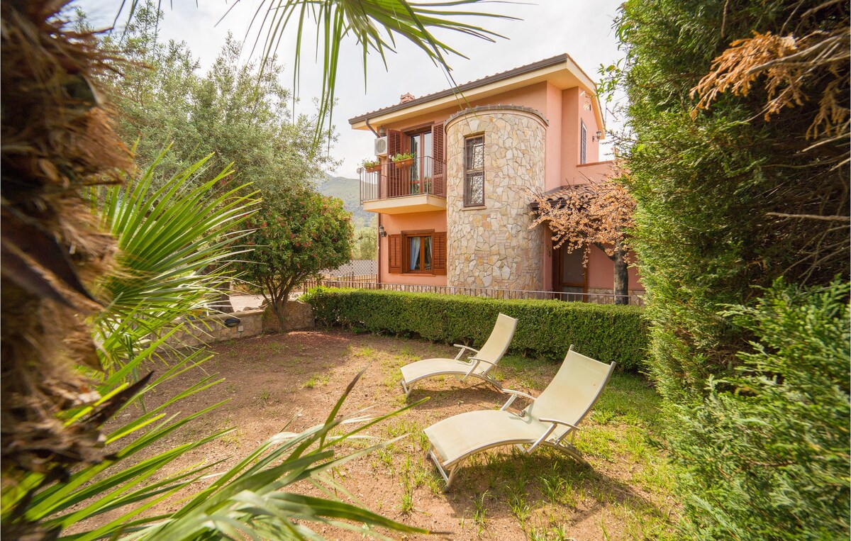 3 bedroom stunning home in Torre Colonna-Sperone