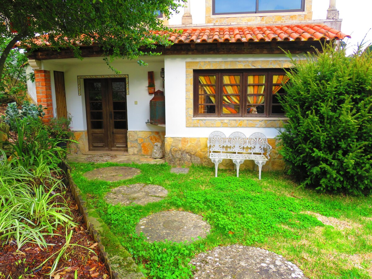 House for 6 ppl. with shared pool at Porto de Mós