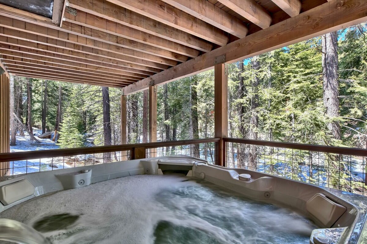 Lx22 Lake Tahoe north shore 4 bed cabin w/ hot tub