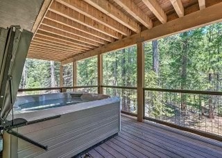 Lx22 Lake Tahoe north shore 4 bed cabin w/ hot tub
