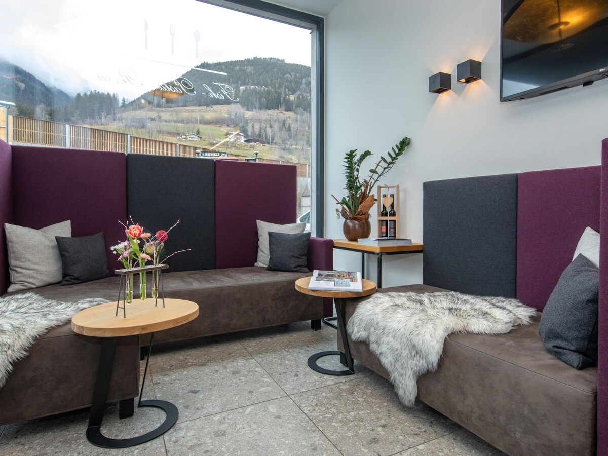 Emma Deluxe Aparthotel by Interhome