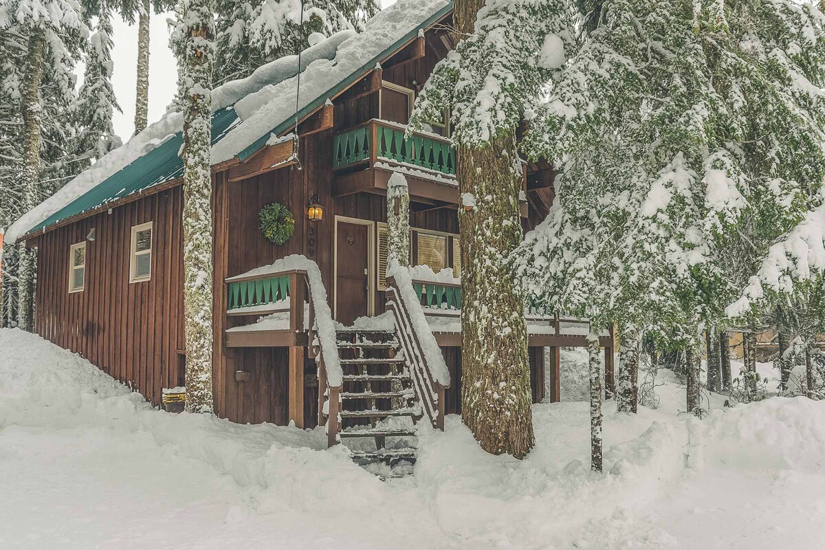 Moosewood Cabin ，适合狗狗入住的家庭小屋