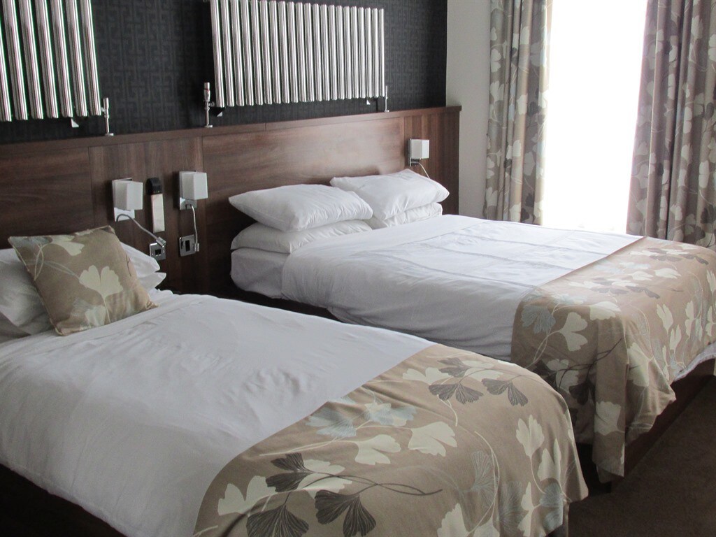 Deluxe Family Ensuite at Harboro Hotel