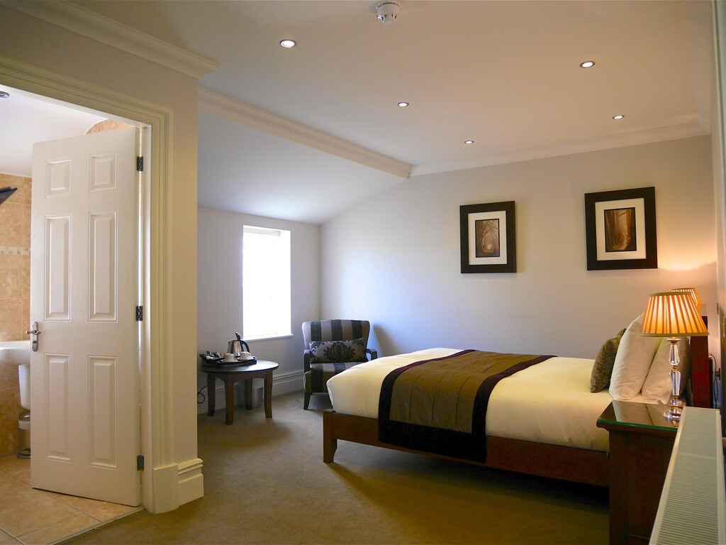 Luxury Double Ensuite at Redstone Guest House