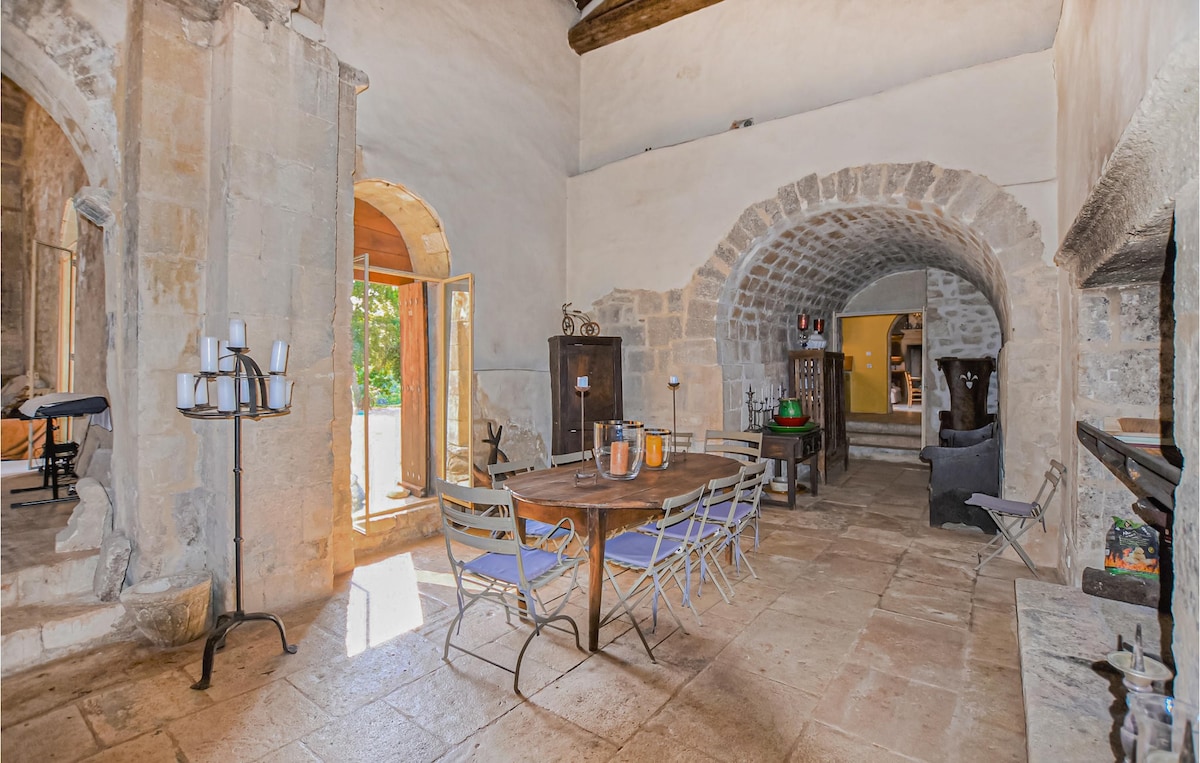 Amazing home in Bonnieux