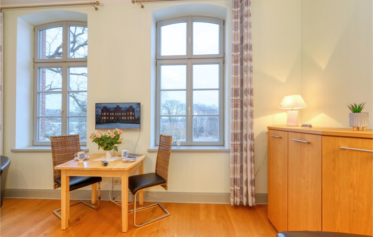 Cozy apartment in Krakow am See with kitchenette