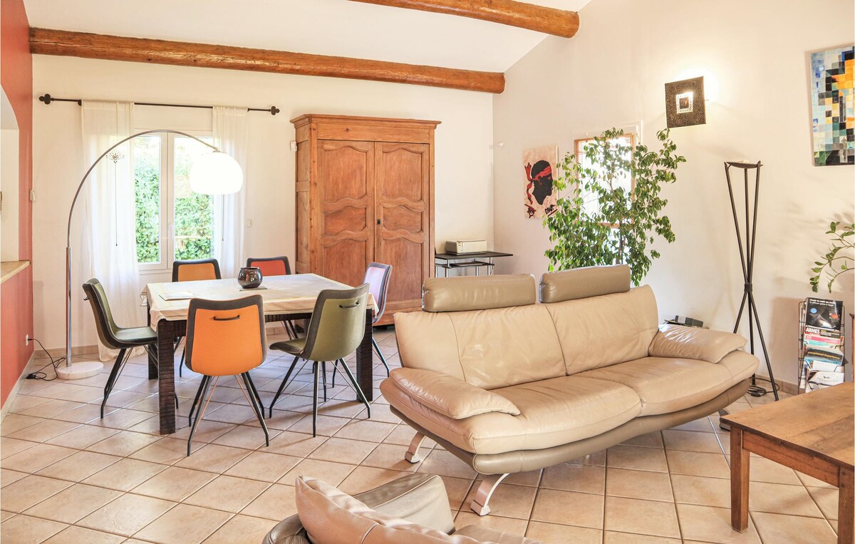 Awesome home in Montélimar with WiFi