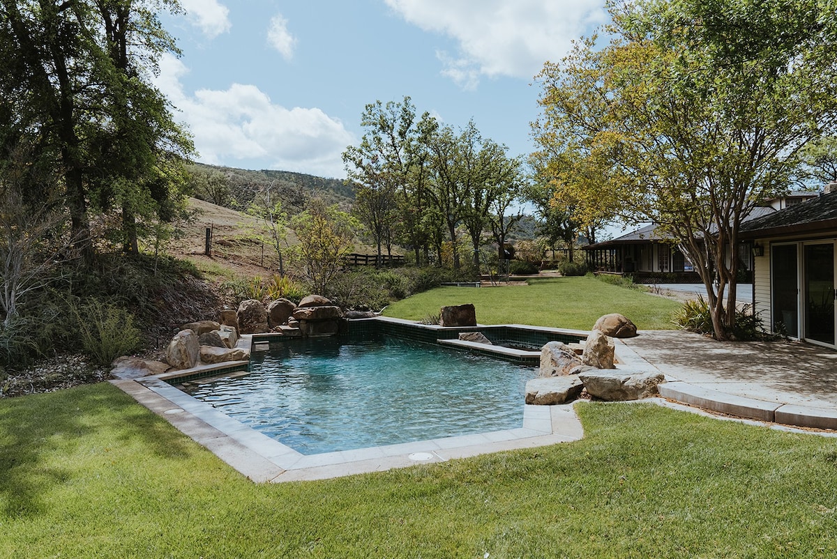 Two-Home Ranch Luxury Retreat - Events Welcome!