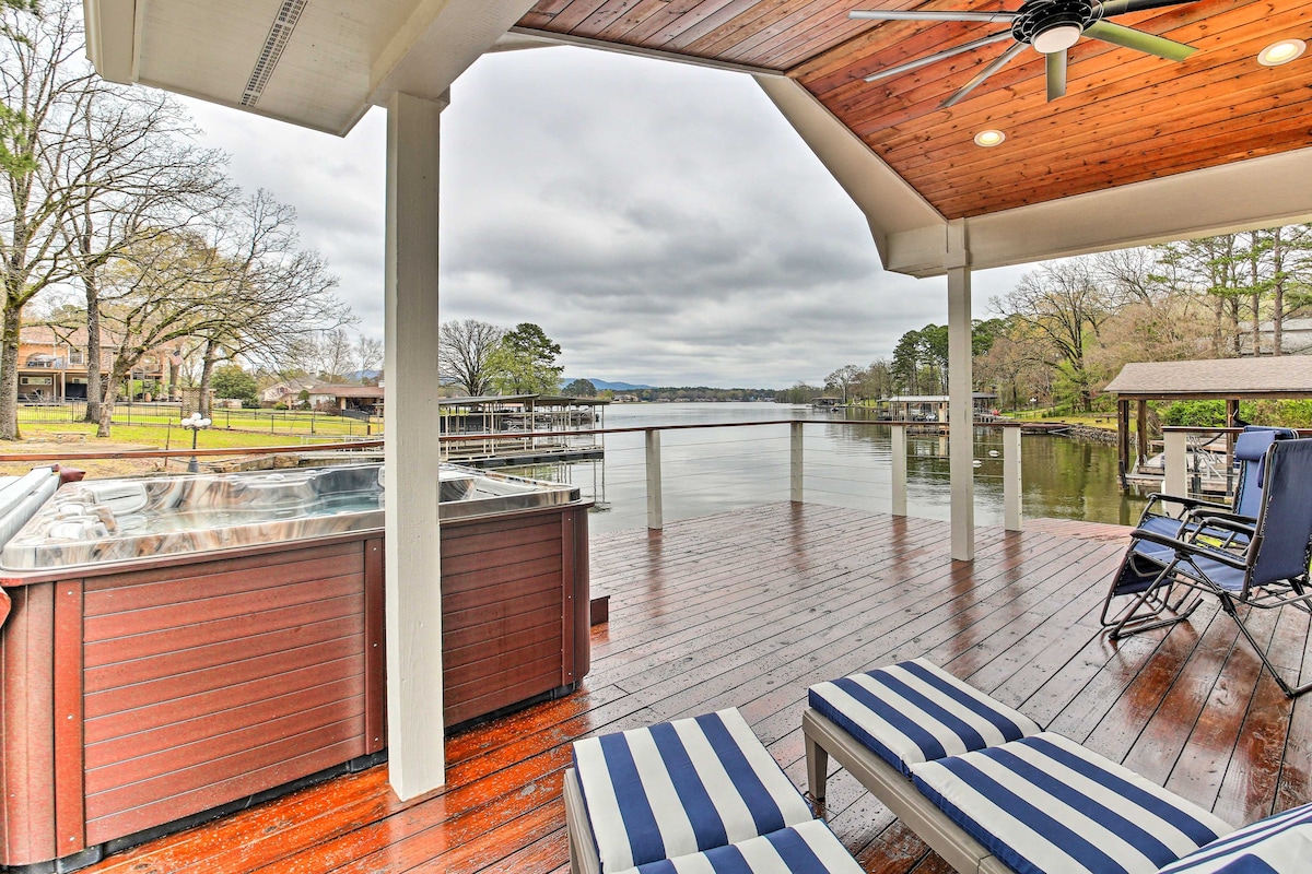 Serene Waterfront House: Boat Dock & Kayaks!