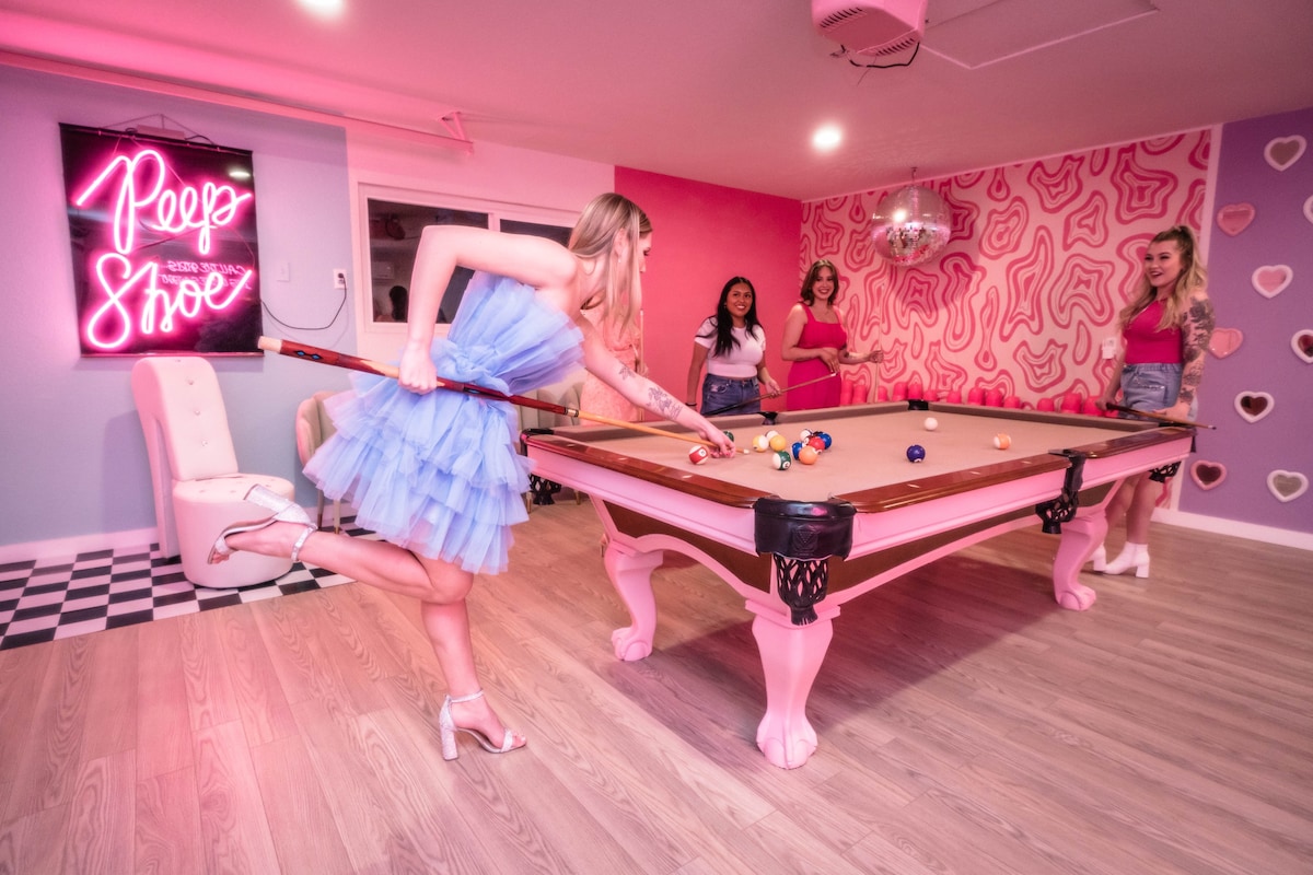 Pink Disco | Sauna, Hot Tub, Selfie Room, Pool,