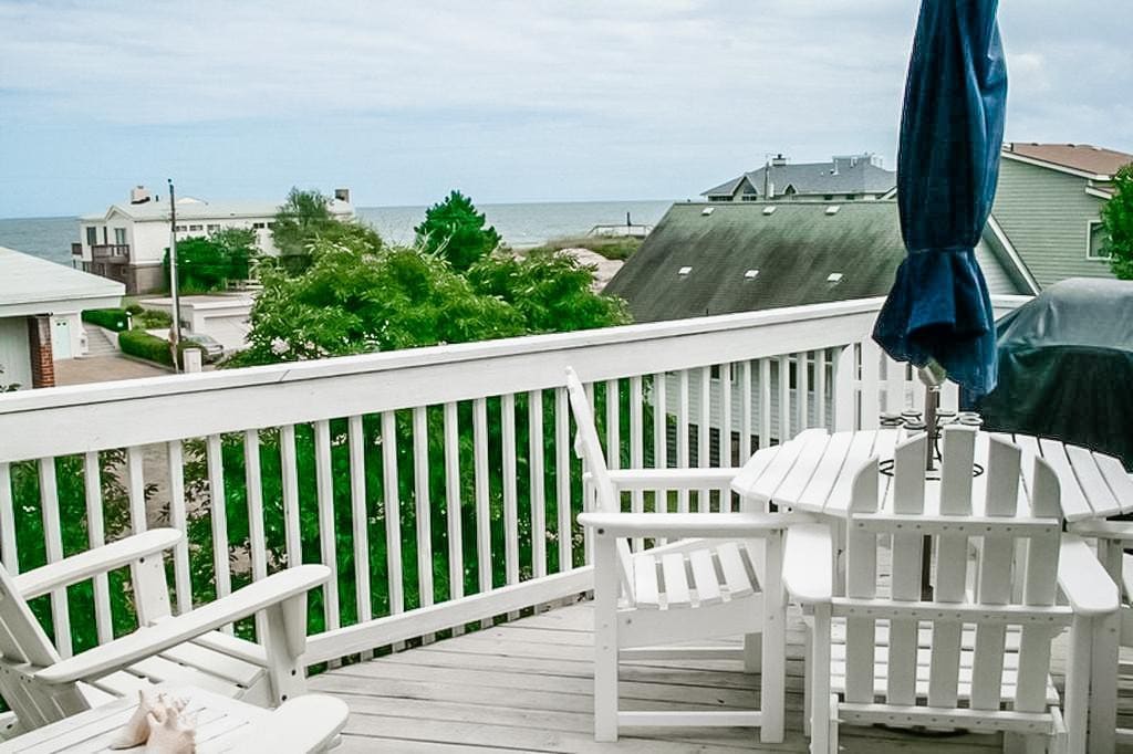 Beautiful Croatan Home with a Pool & Ocean Views