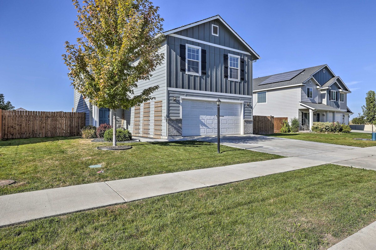 Stunning Nampa Home Nearby Park w/ Fire Pit!