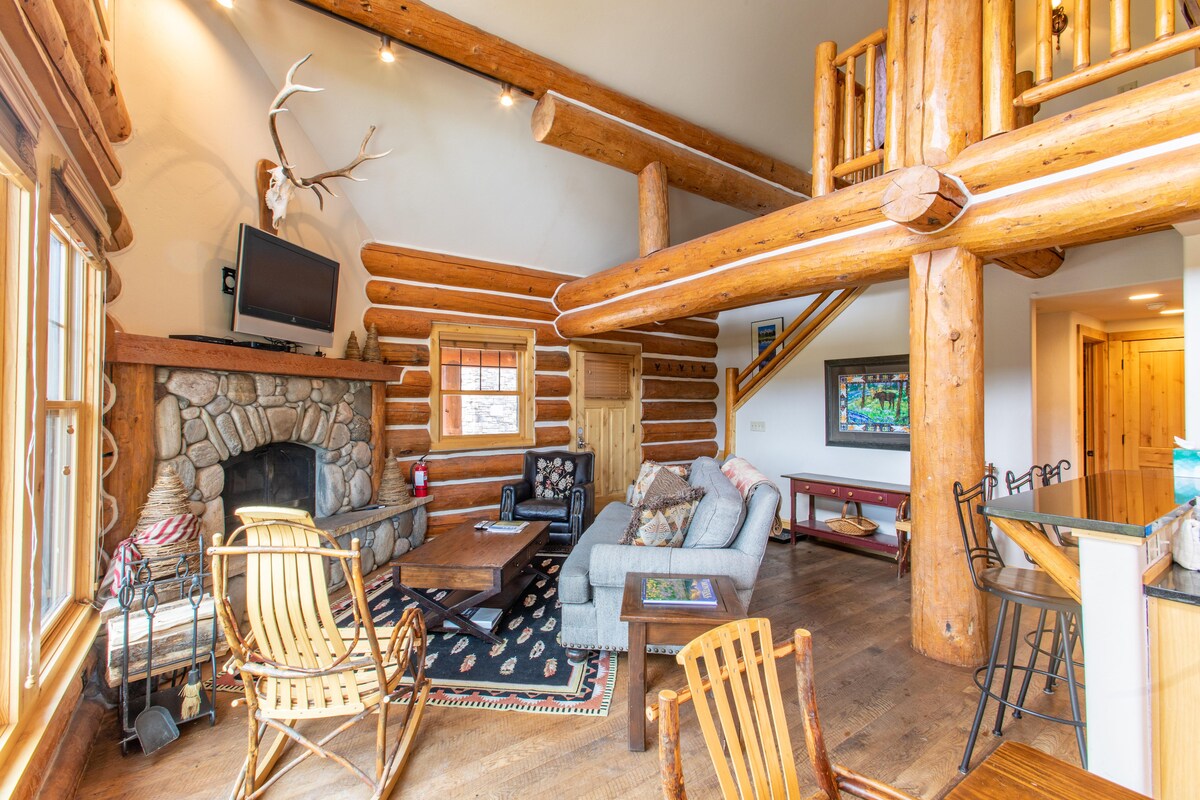 Beautiful Big Sky Cabin Ski-in/out | Yellowstone