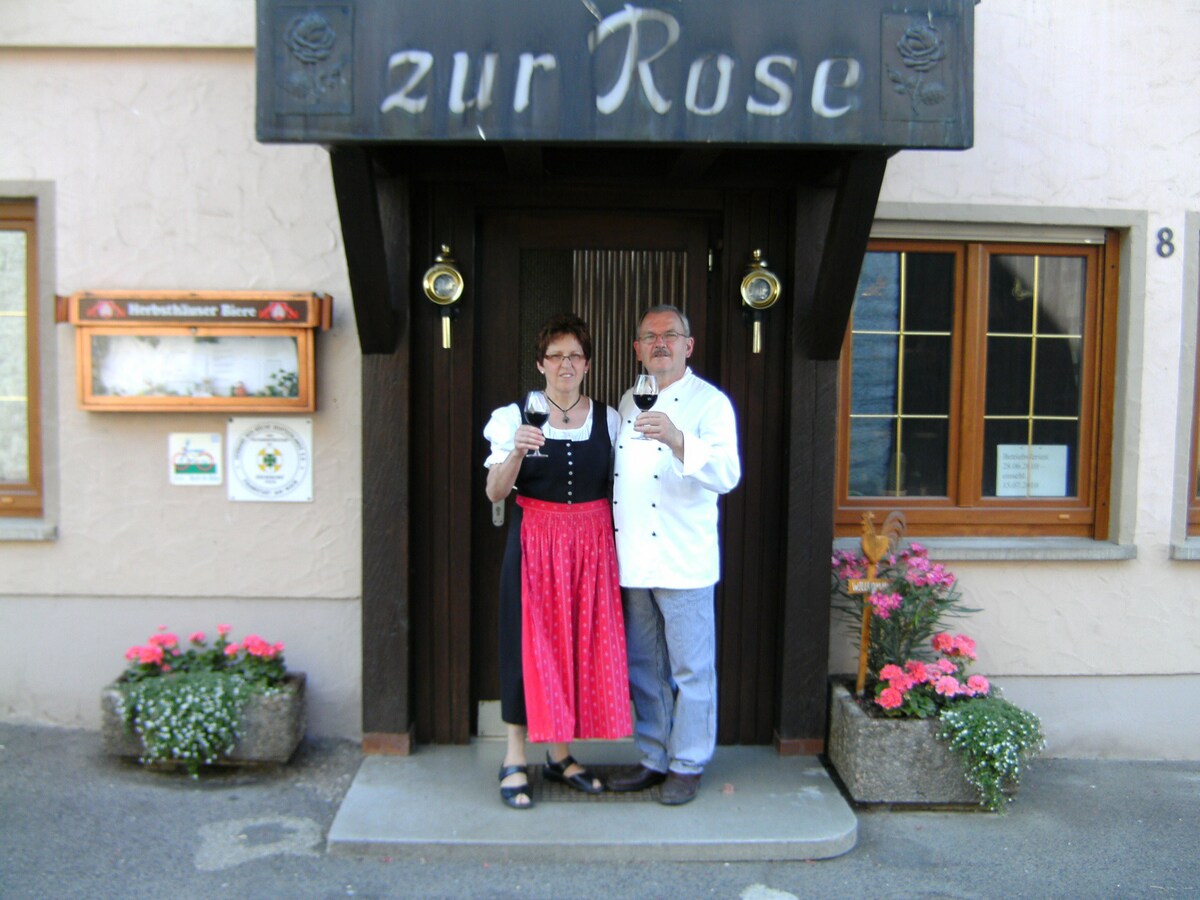 带免费无线网络的单人卧室（ Gasthaus Zur Rose ）