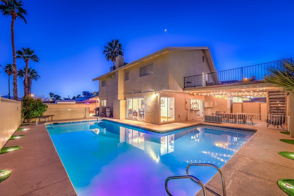 Oasis Near STRIP, Pool, Jacuzzi, Deck, Poker Room