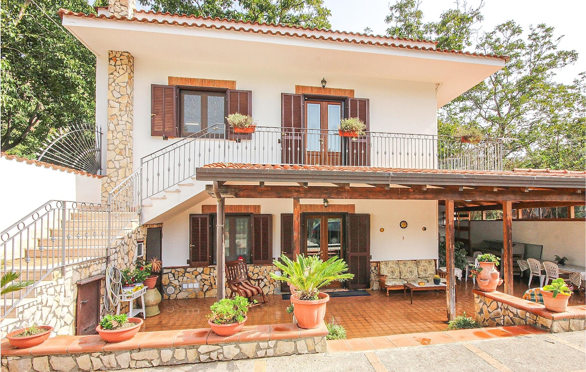 Beautiful home with 3 Bedrooms, WiFi and Outdoor
