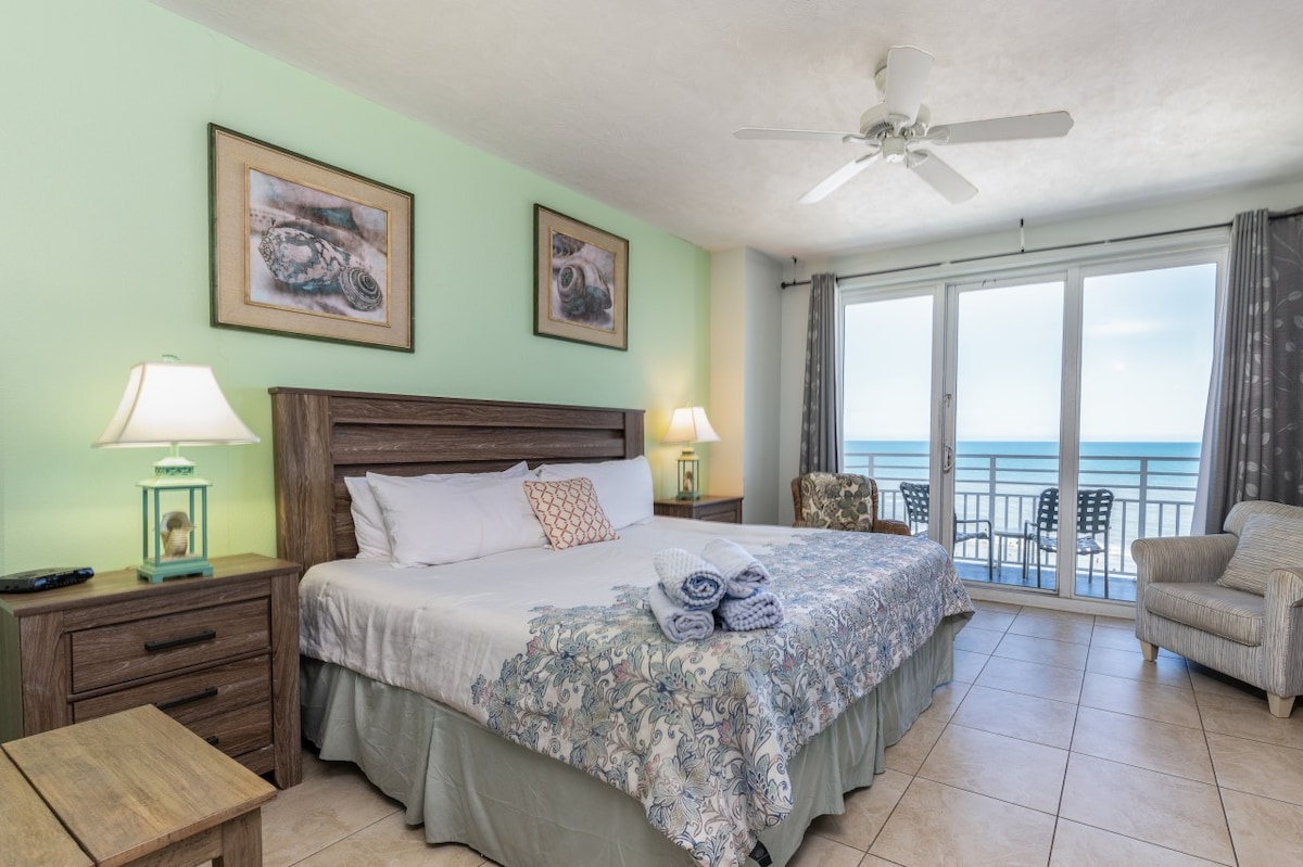 Exquisite 2BR Oceanfront  with 3 Private Balconies