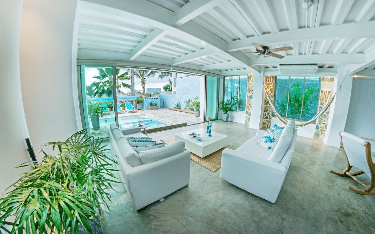 Exclusive 4 Bedroom Beach House with Private Pool