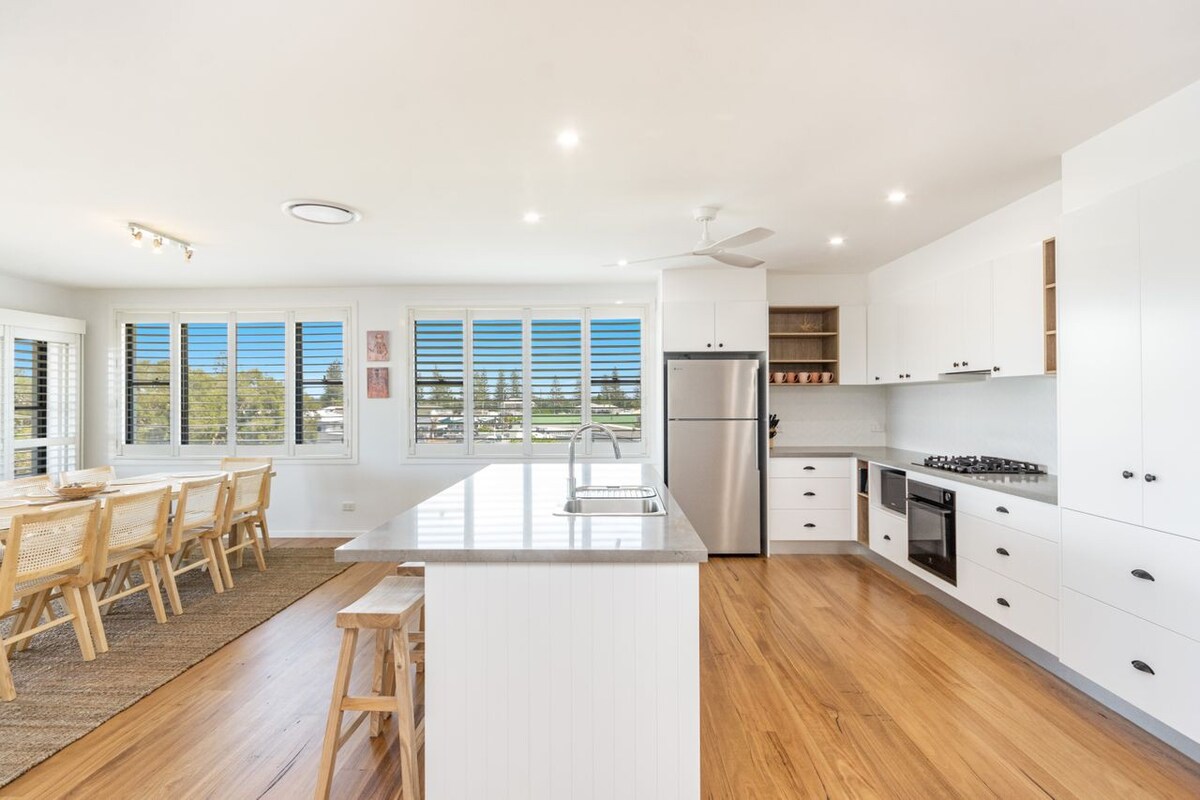 Cowrie House | Holiday Yamba