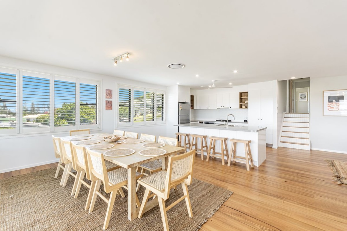 Cowrie House | Holiday Yamba