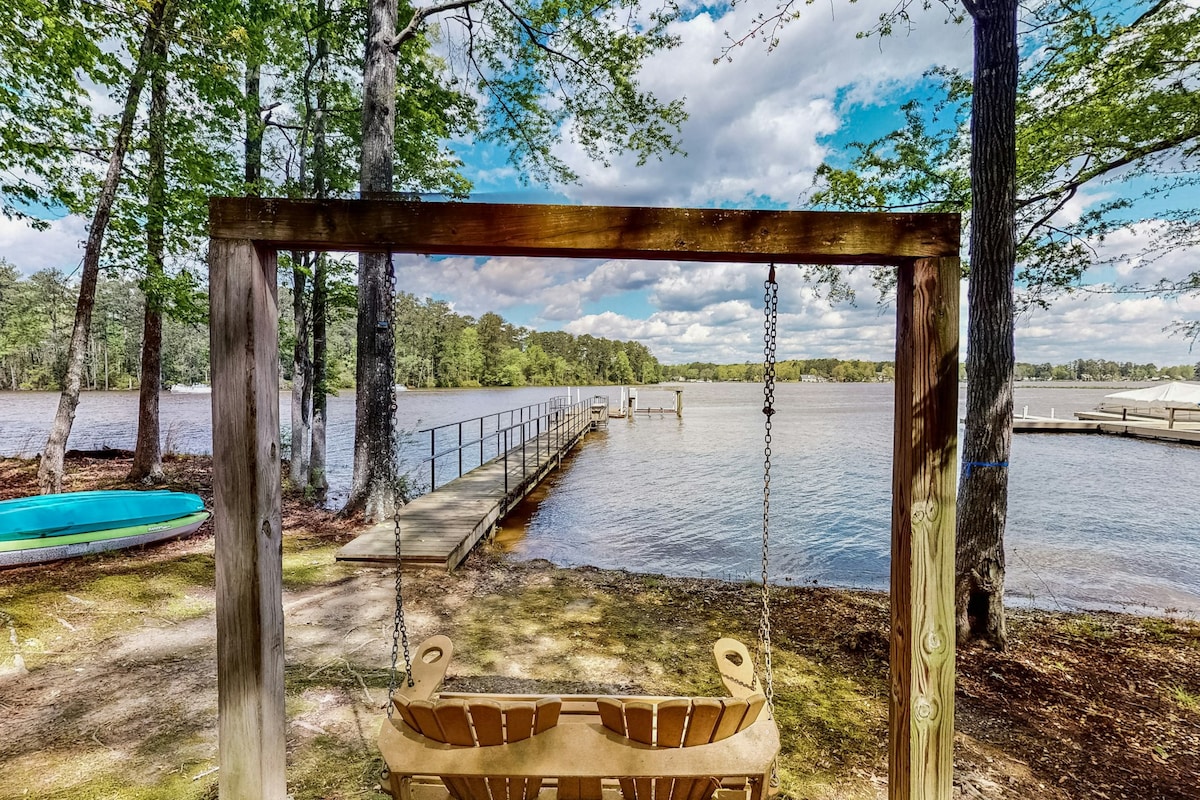 3BR Lakefront Lake Murray | Dock | Deck