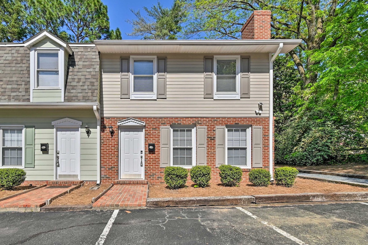 Downtown Southern Pines Townhome with Deck!