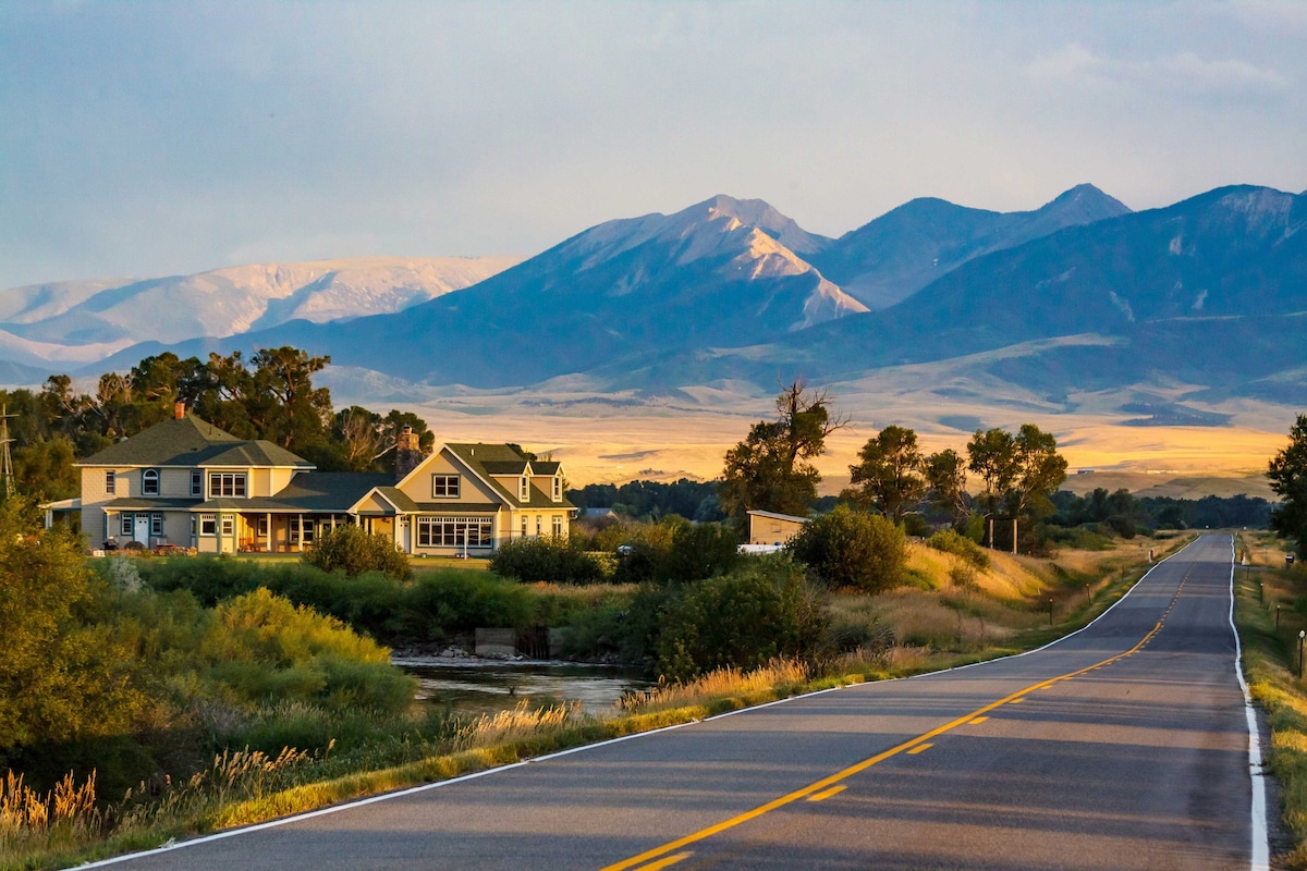 'McNiven's Rest' Guest House w/ Mtn Views!