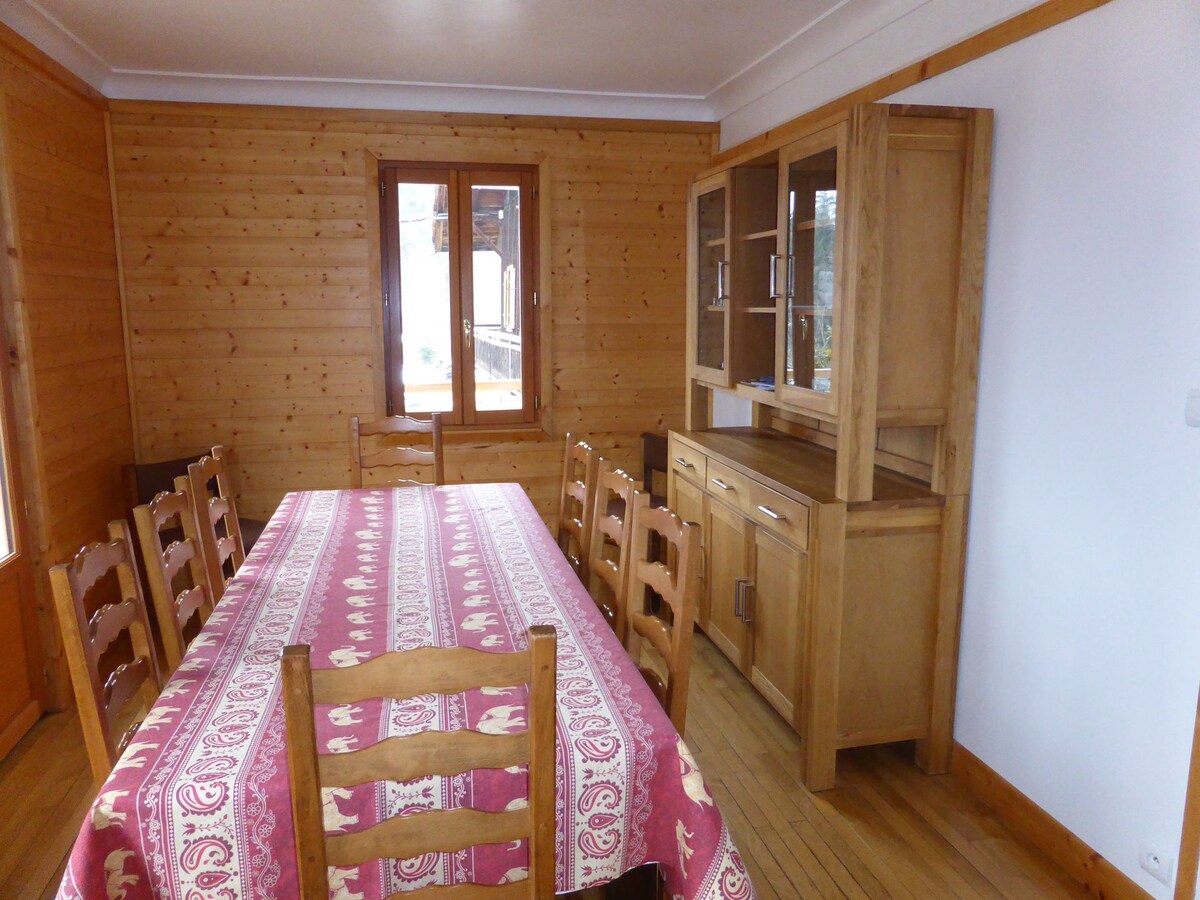 Chalets for 10 people