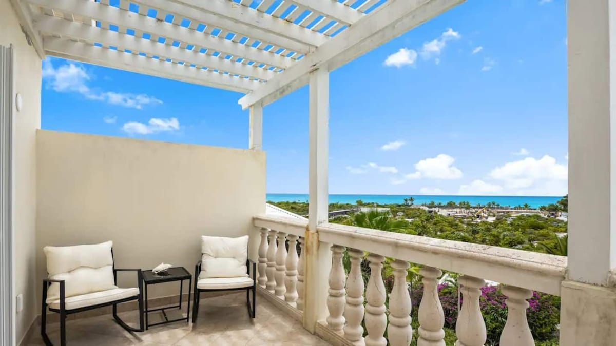 3 Bed Oceanview, Steps to Grace Bay Beach (#2)